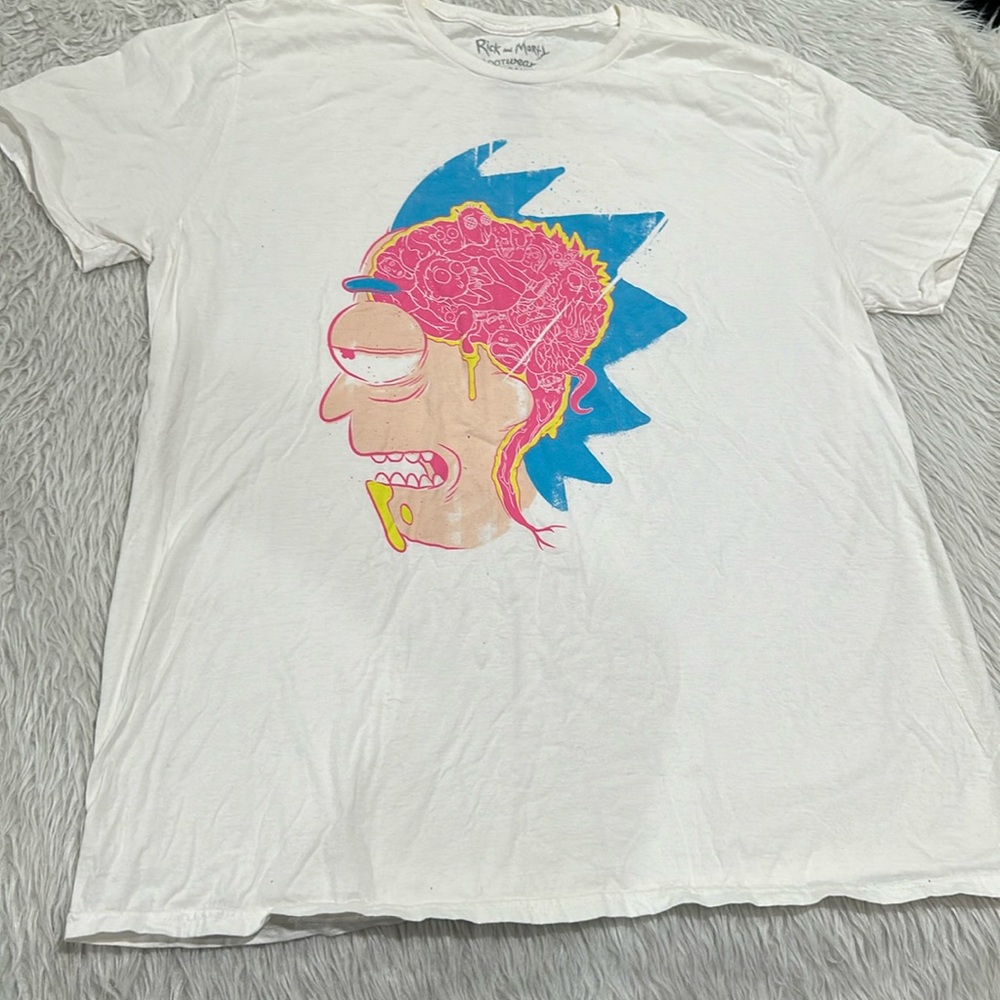 Rick and Morty white distressed t shirt size 2xl